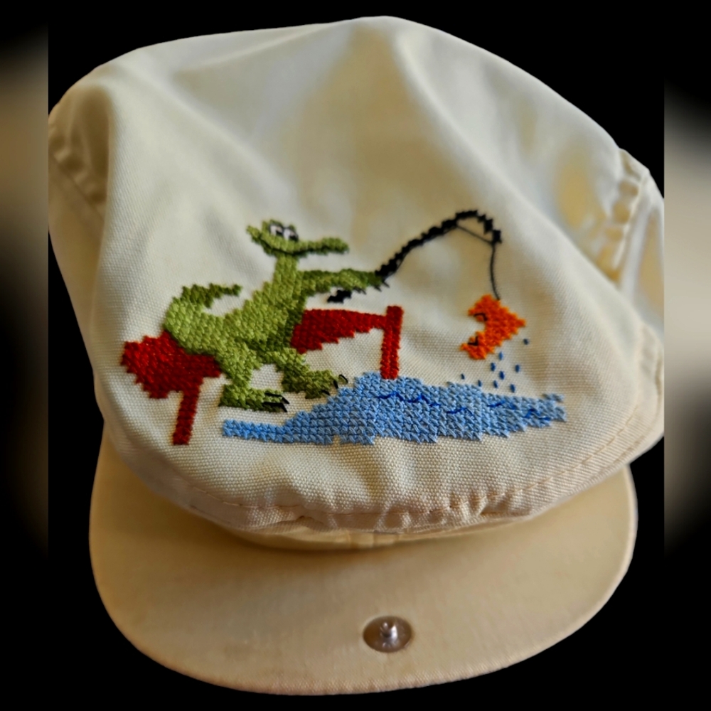 Hat, Golf, Sports, Everyday Pale Yellow With An Embroidered Alligator 7 1/8.